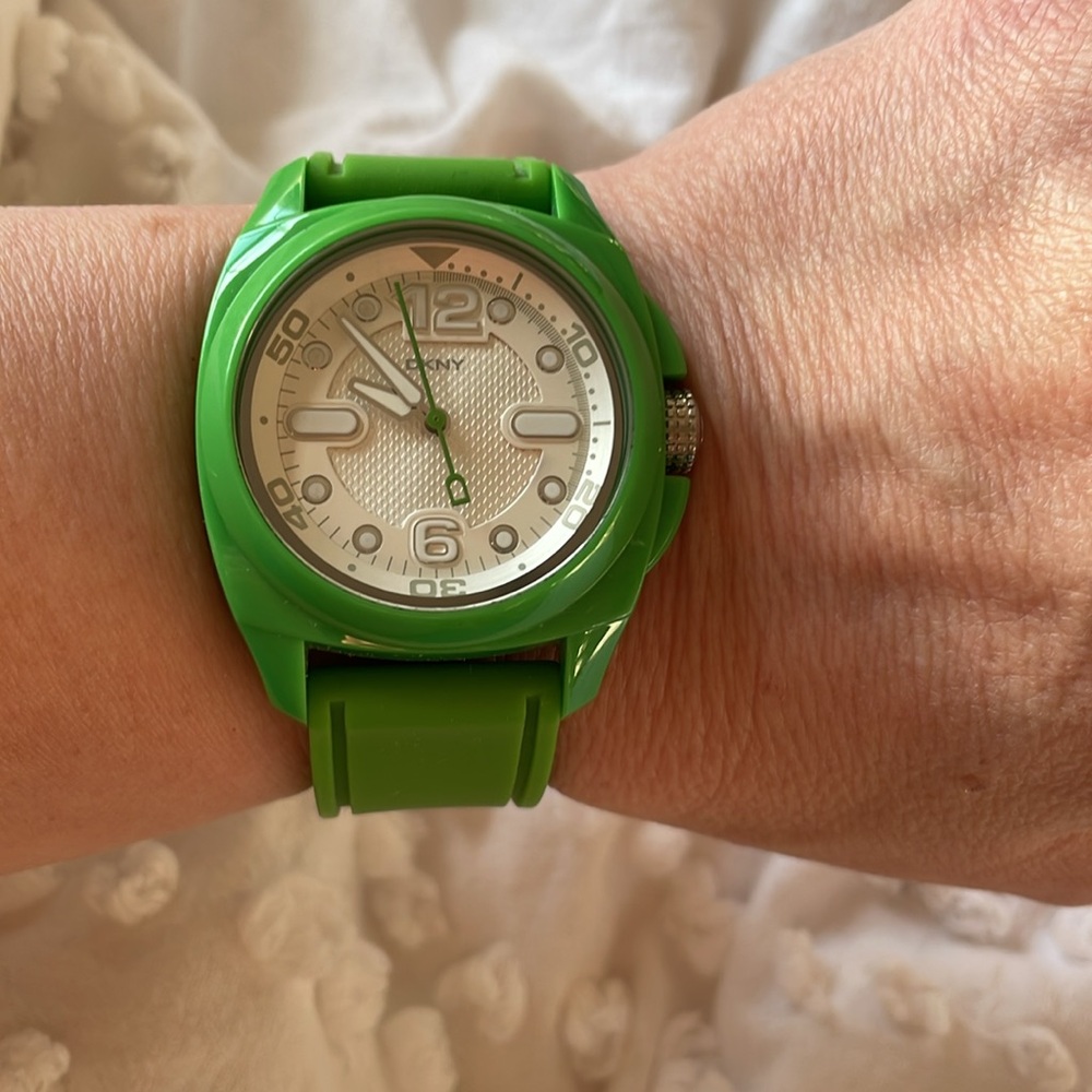 Vintage Bright green DKNY watch Brand new never been used - Picture 10 of 17